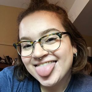 Meet your Posher, Caroline